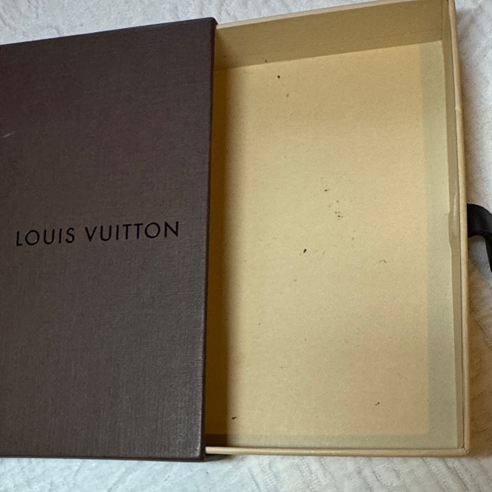 Louis Vuitton Chocolate Brown Box with jewelry pouch - Picture 4 of 10